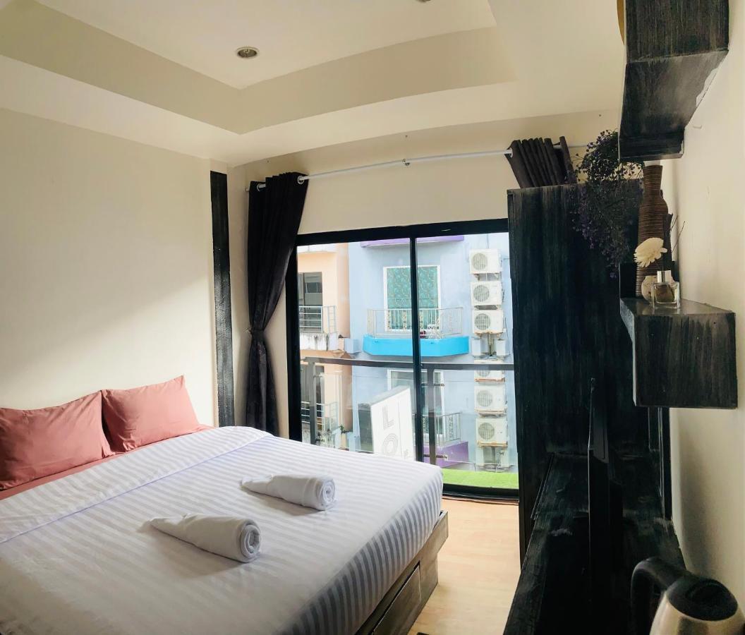 فندق Beachwalk Patong المظهر الخارجي الصورة