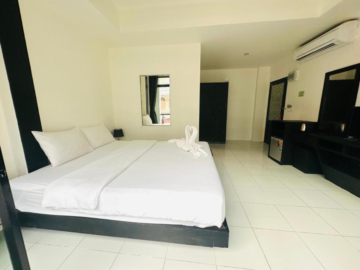 فندق Beachwalk Patong المظهر الخارجي الصورة